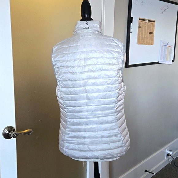 Eddie Bauer vest - Picture 4 of 8